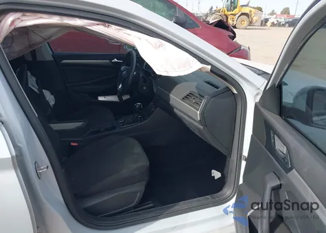 2019 Volkswagen Jetta 1.4T R-Line/1.4T S/1.4T Se из США, поврежденный, VIN 3VWC57BU3KM143920